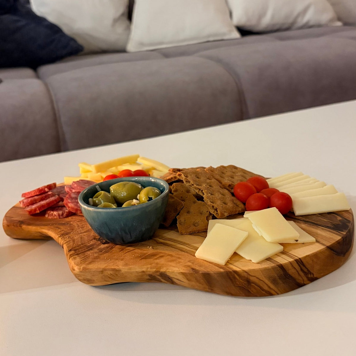 Schneidebrett Small Olive - 29cm - handgeschliffes Olivenholz - MeVita Home-Küchenhelfer - 